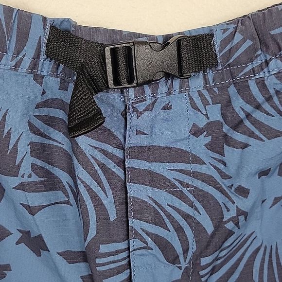 Gap Lightweight Hiking Shorts - Size M - Picture 4 of 6